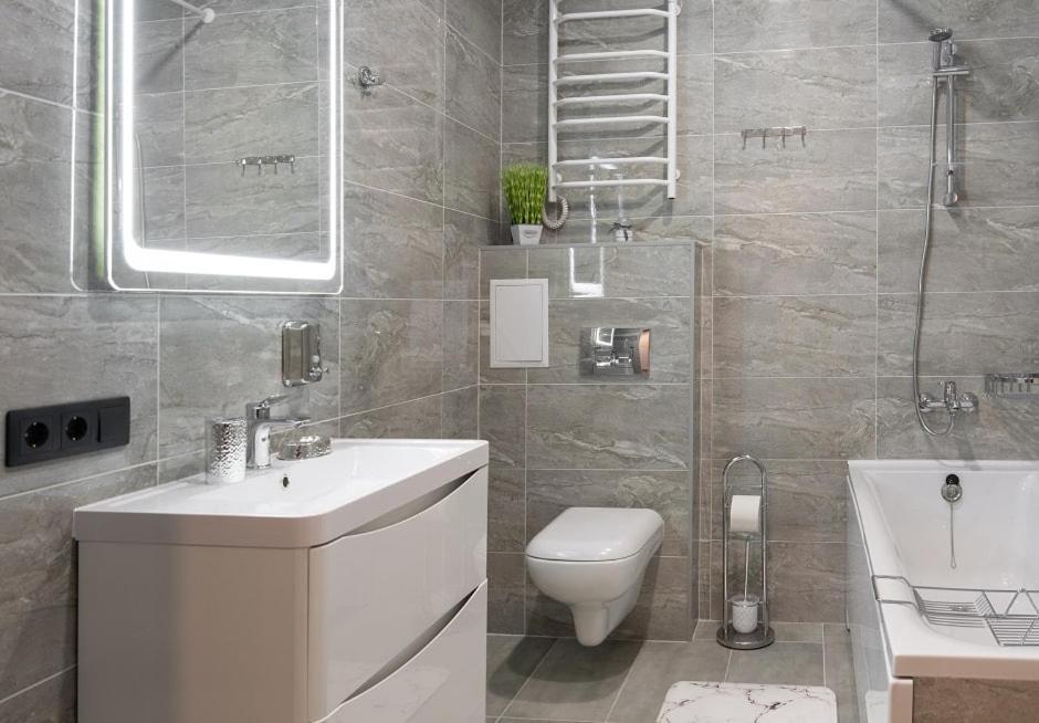Жк Светлопарк Apartamento Kiev Exterior foto